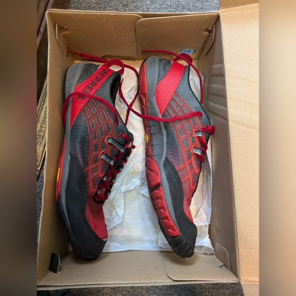 Merrell Crimson Performance Show. Size 10 - Picture 2 of 6